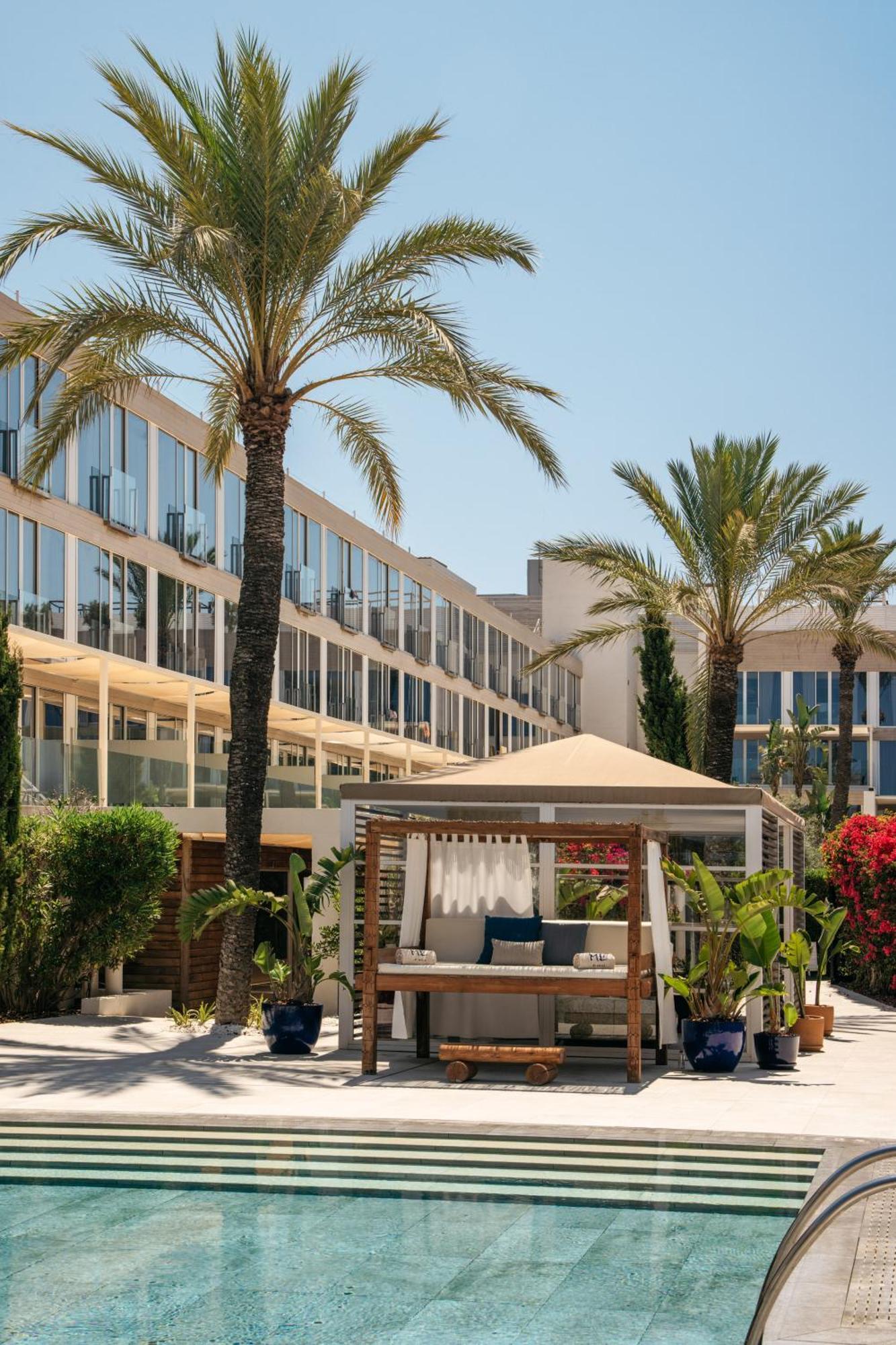 Me Ibiza - The Leading Hotels Of The World Santa Eularia des Riu Exterior photo