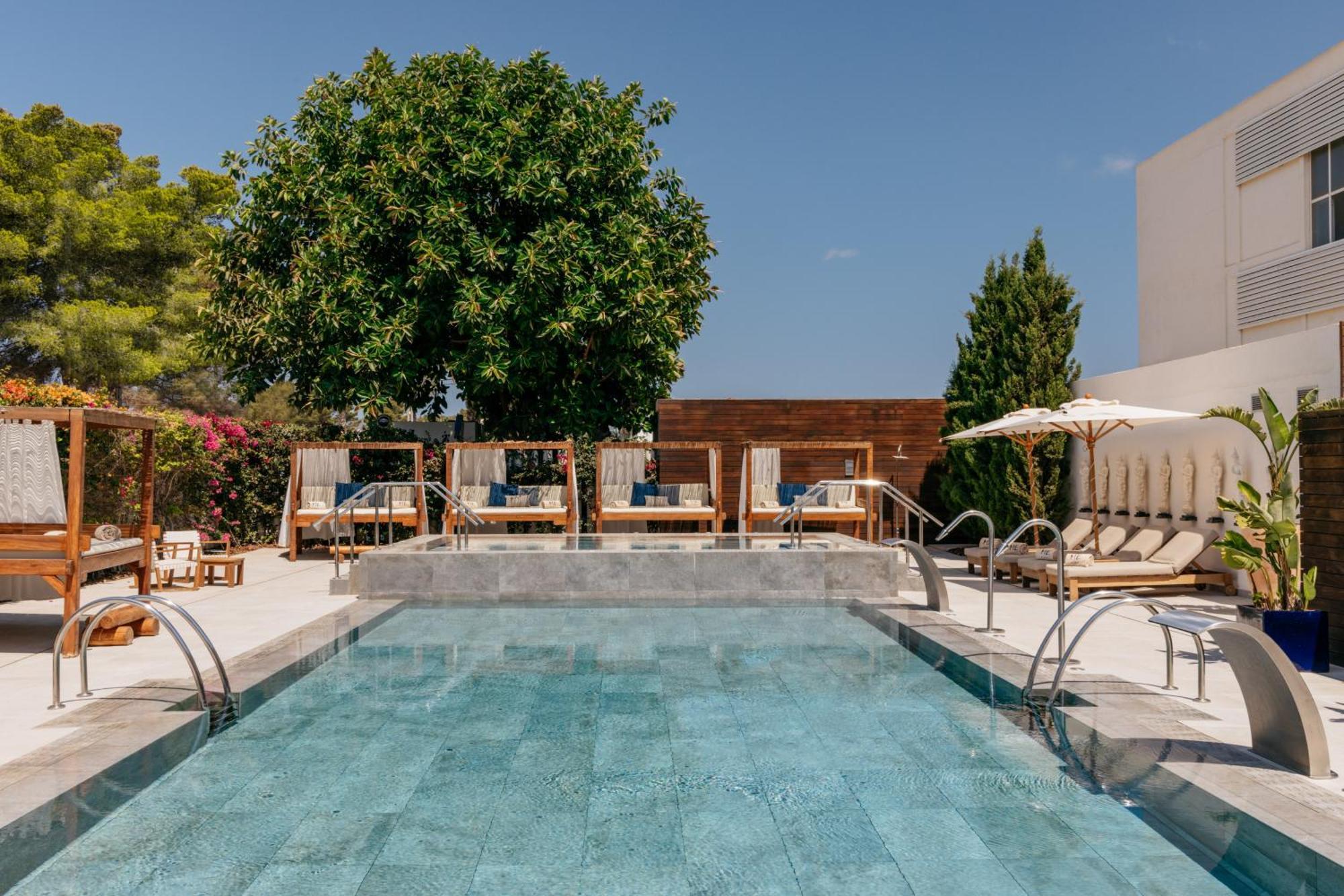 Me Ibiza - The Leading Hotels Of The World Santa Eularia des Riu Exterior photo